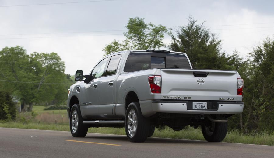  Nissan Titan XD SL Crew Cab 2016 года  (фото 7 из 11)